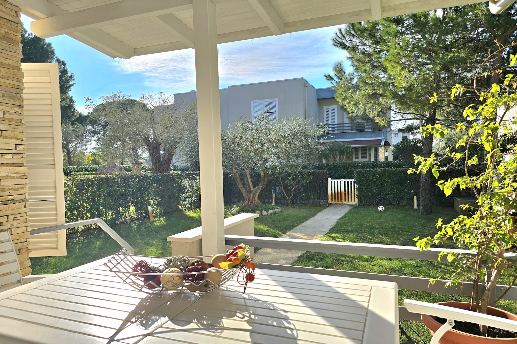 ALD127 - Albani-Gardens summer