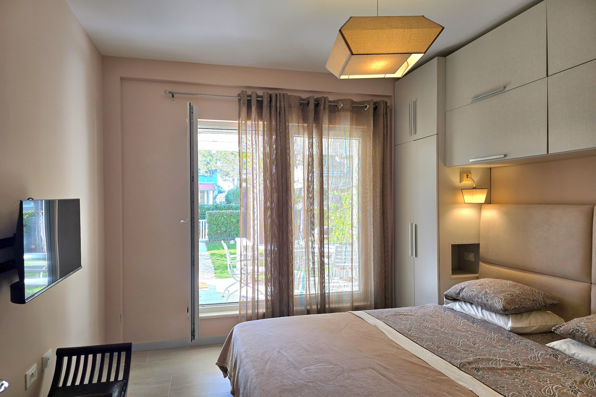 ALD127 - Albani-Bedroom