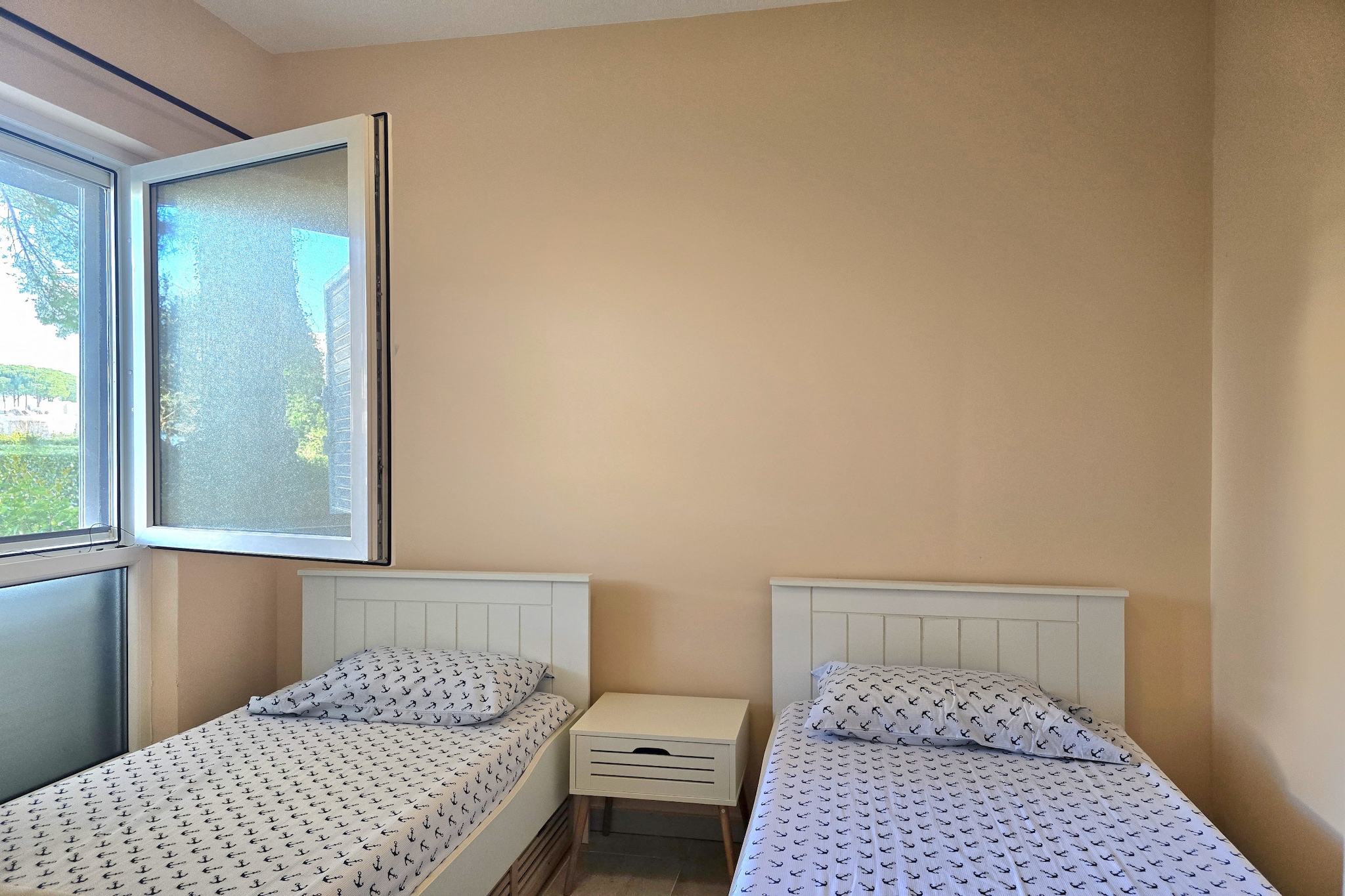ALD127 - Albani-Bedroom
