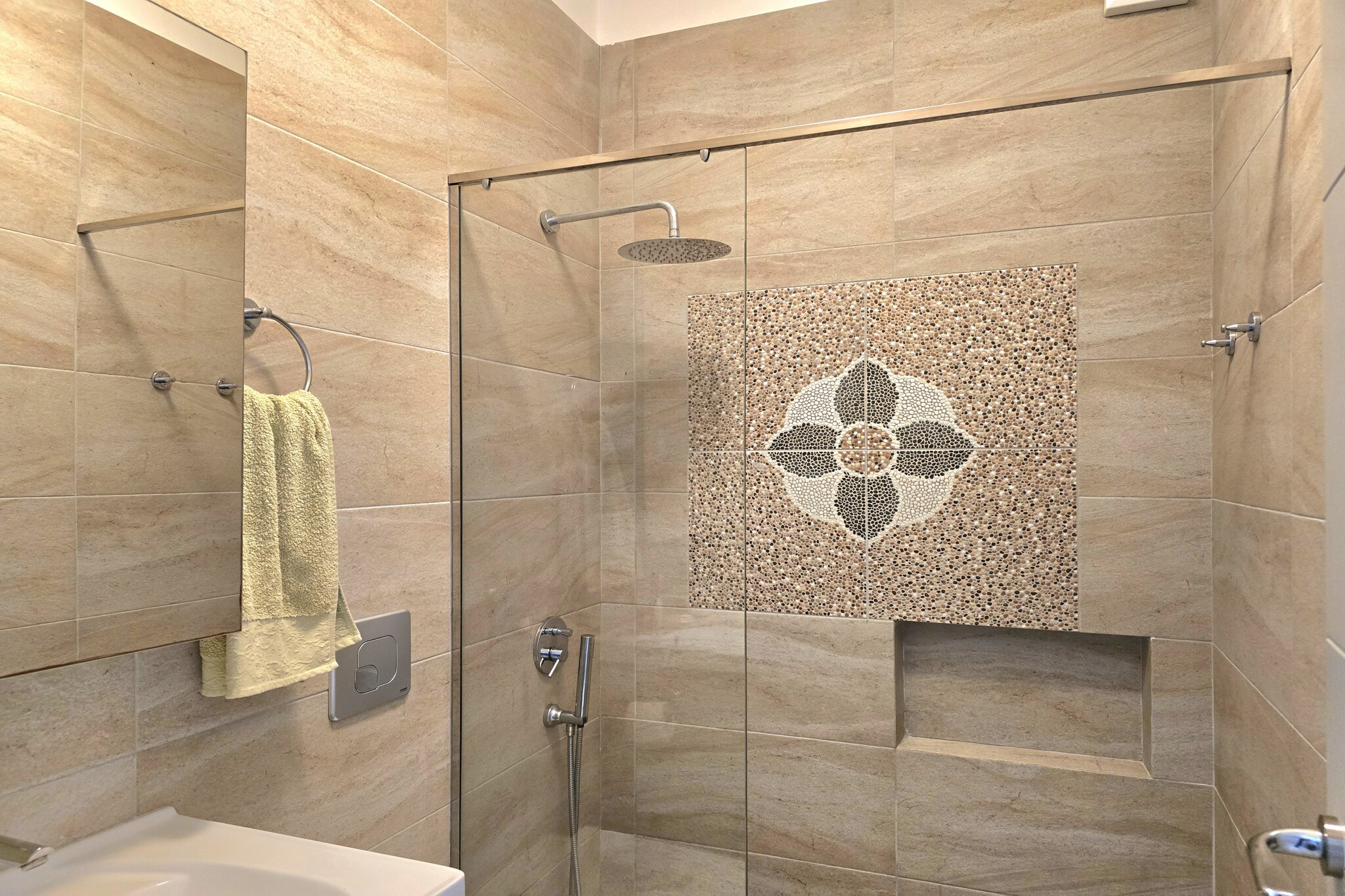 ALD127 - Albani-Bathroom