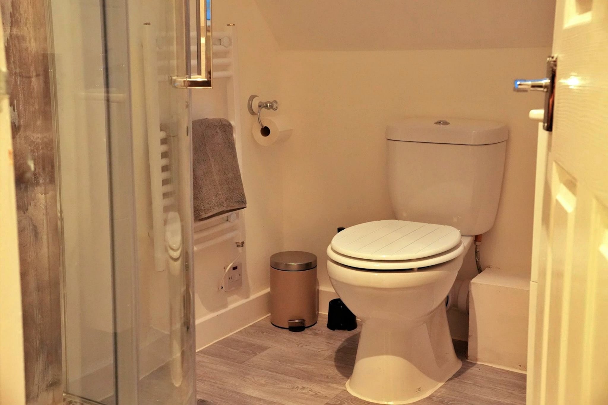 No. 8 Meadow Retreat-Badkamer