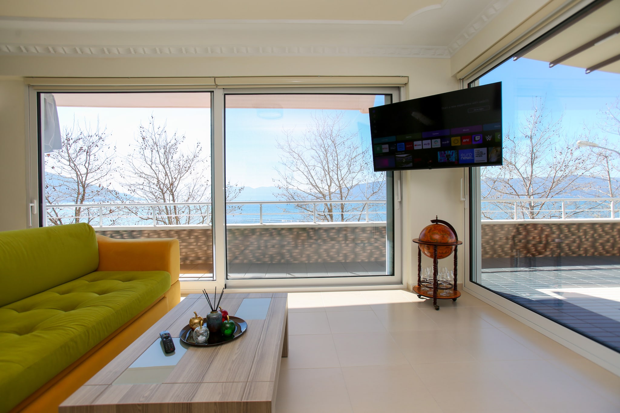 Beach Front Terace-Wohnzimmer
