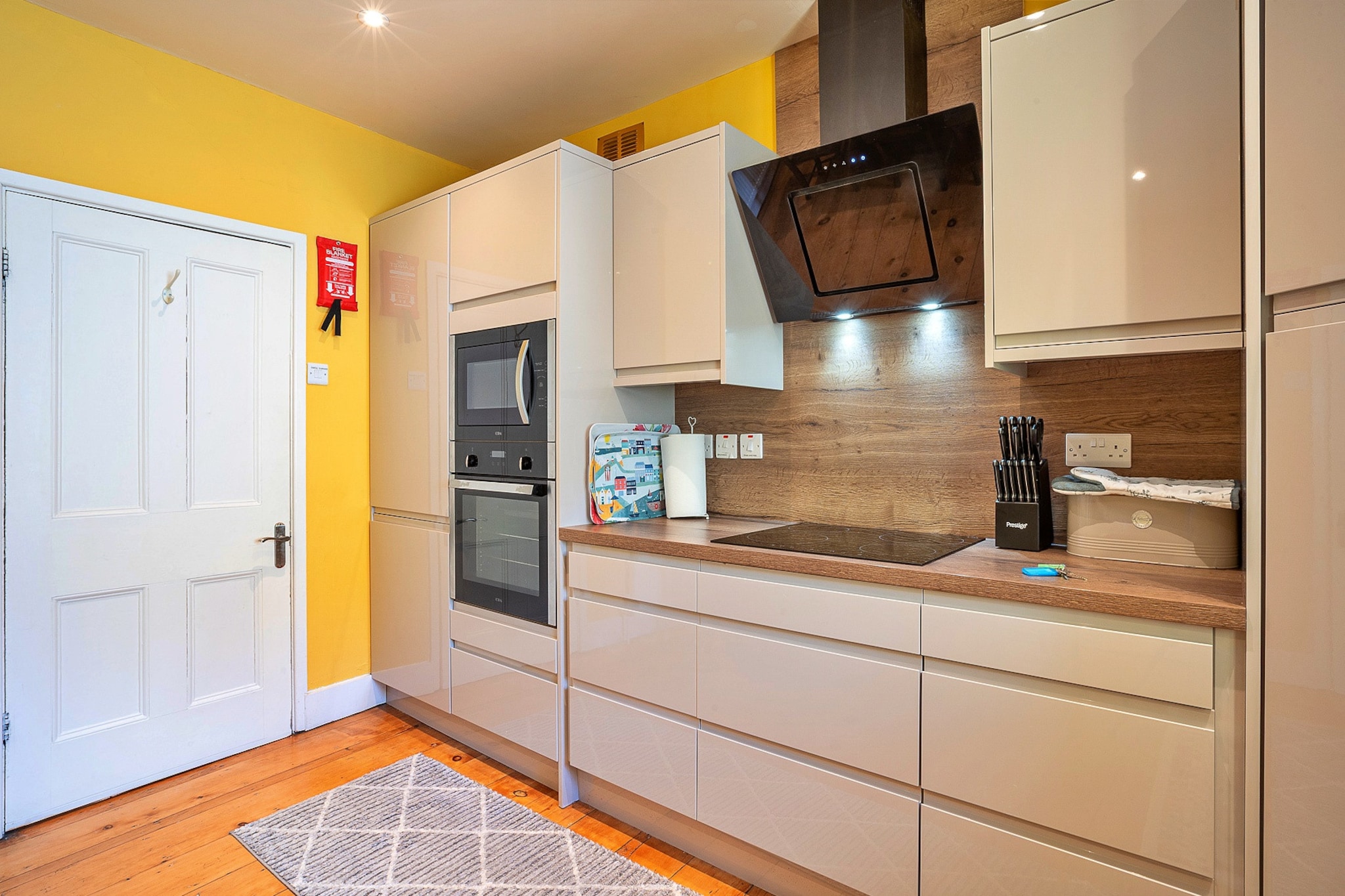 Beau View at Gadlys House-Keuken