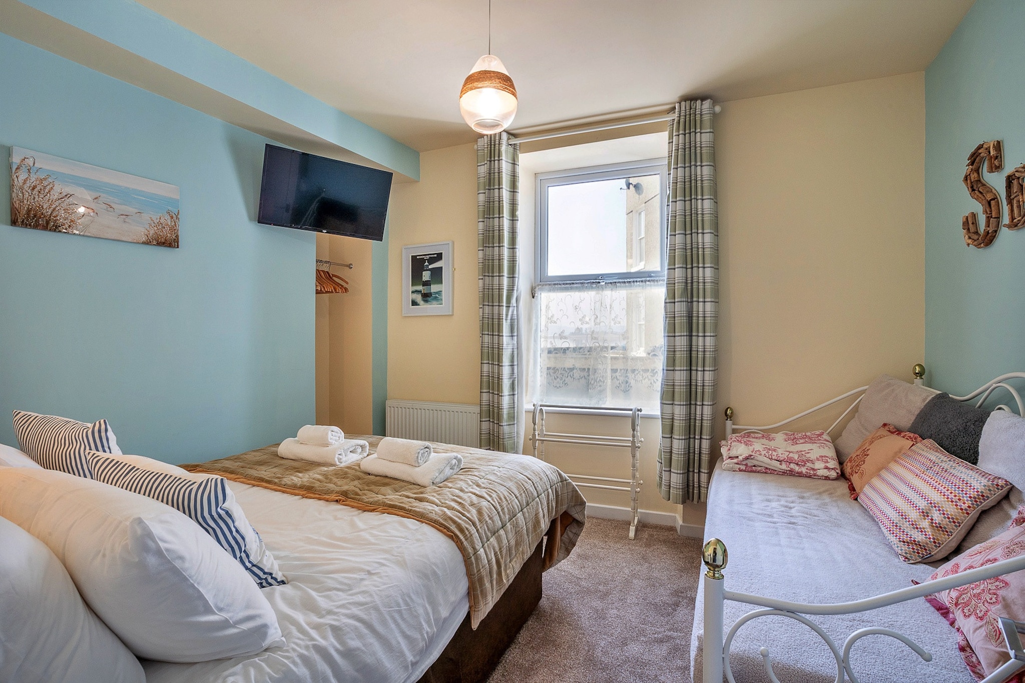 No. 62 at Gadlys House-Slaapkamer