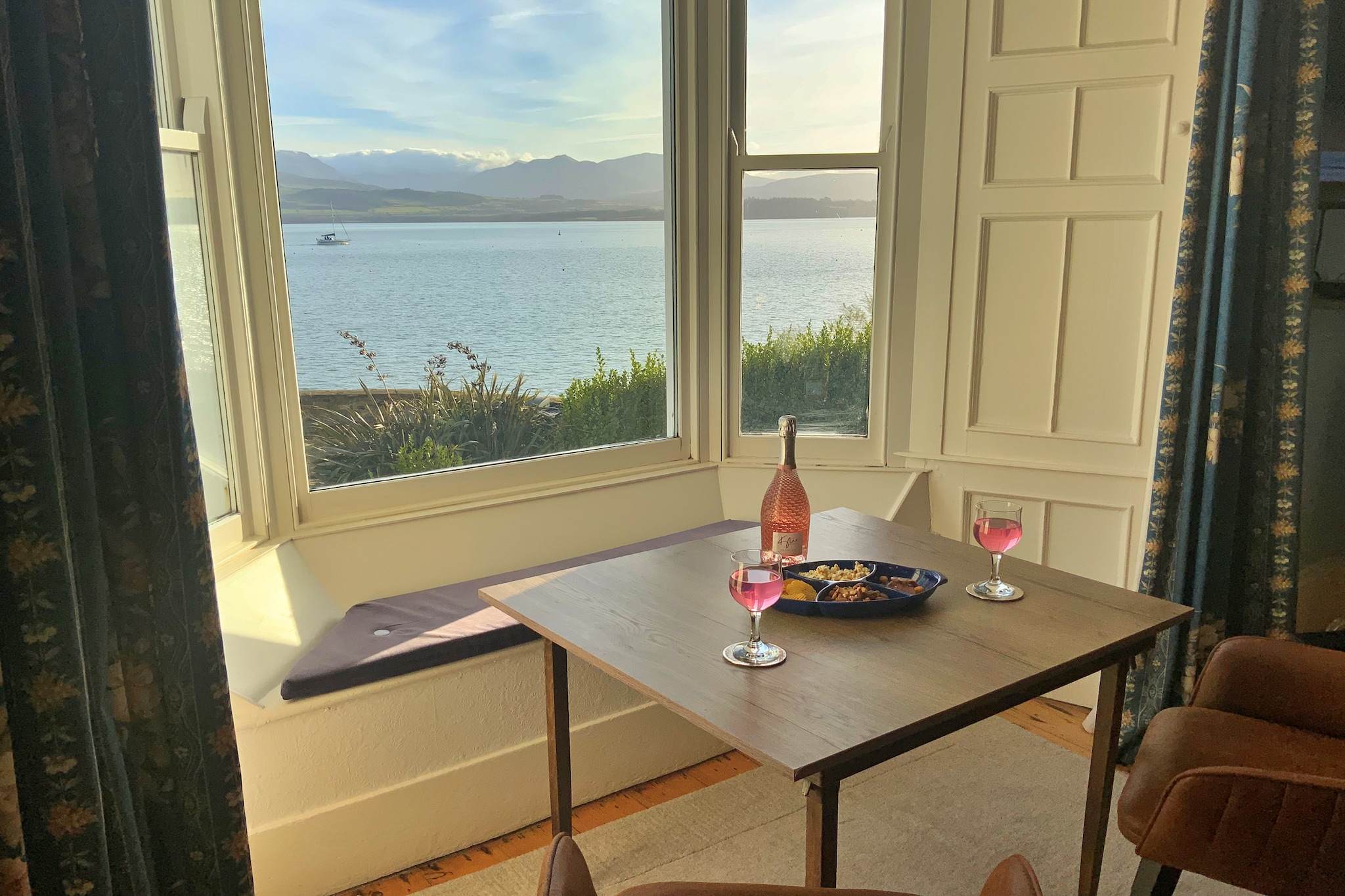 Waters Edge at Gadlys House-Buitenlucht