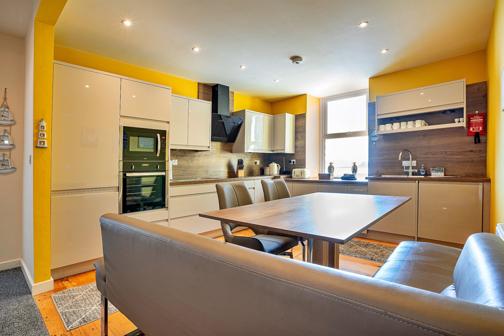 Waters Edge at Gadlys House-Keuken