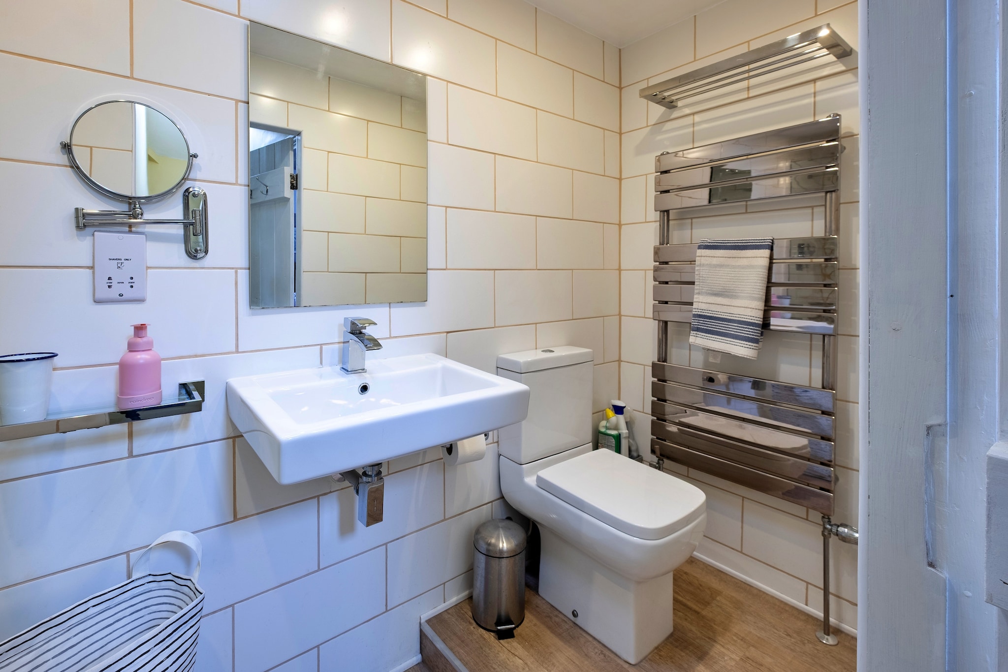 3 Elm Cottage-Badkamer
