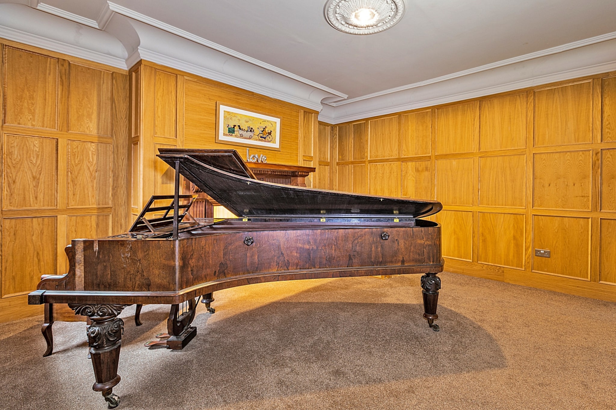 Ttich Manor Retreat-Woonkamer