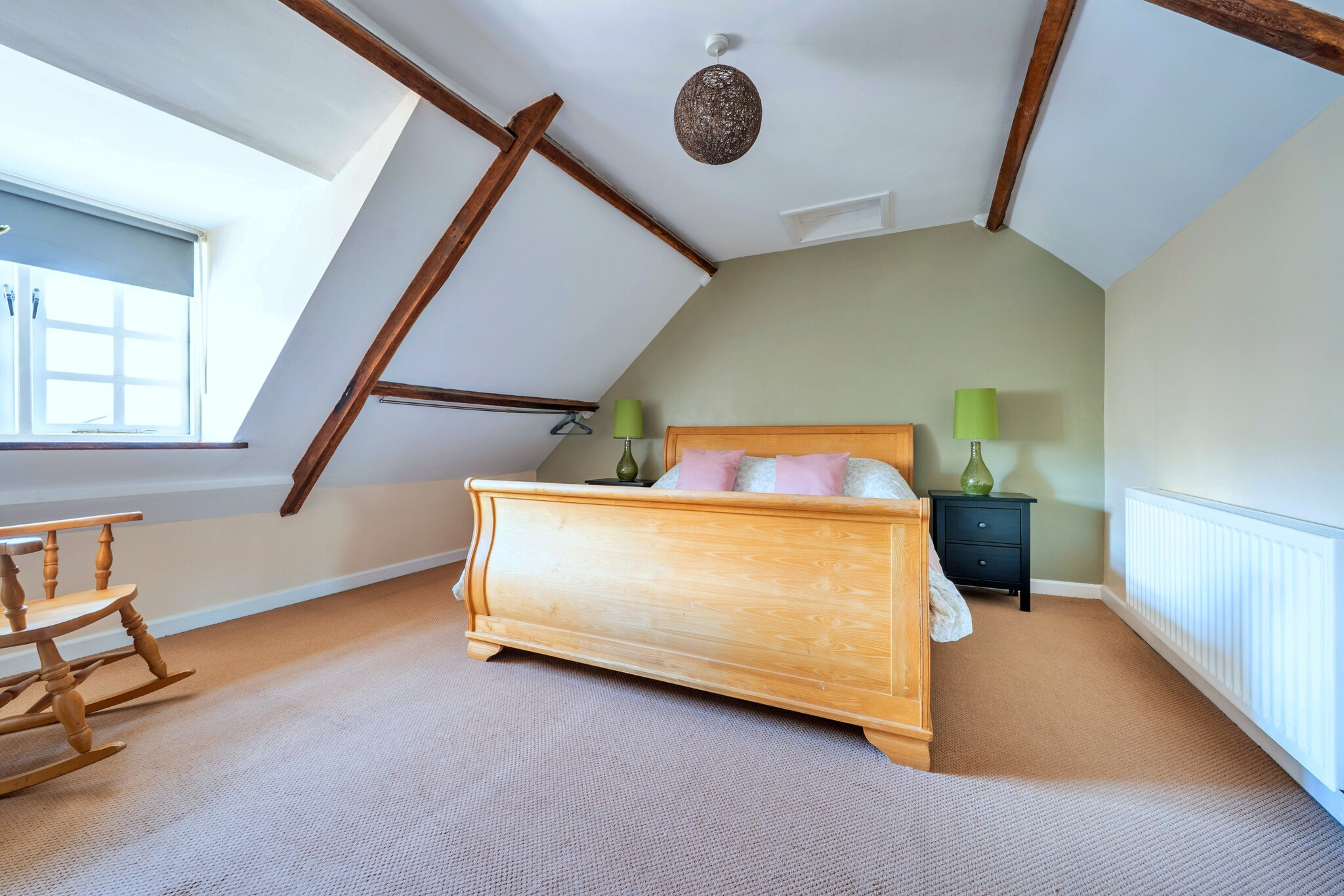 open kitchen(electric kettle, toaster, coffee machine, oven, microwave, dishwasher, fridge, freezer, dishes and cutlery), Living/diningroom(TV, dining table, seating area), bedroom(double king size bed), bedroom(double bed), bathroom(bath tub), Internet access, Garden Furniture , washing machine, patio, heating(central), terrace, BBQ, parking, iron