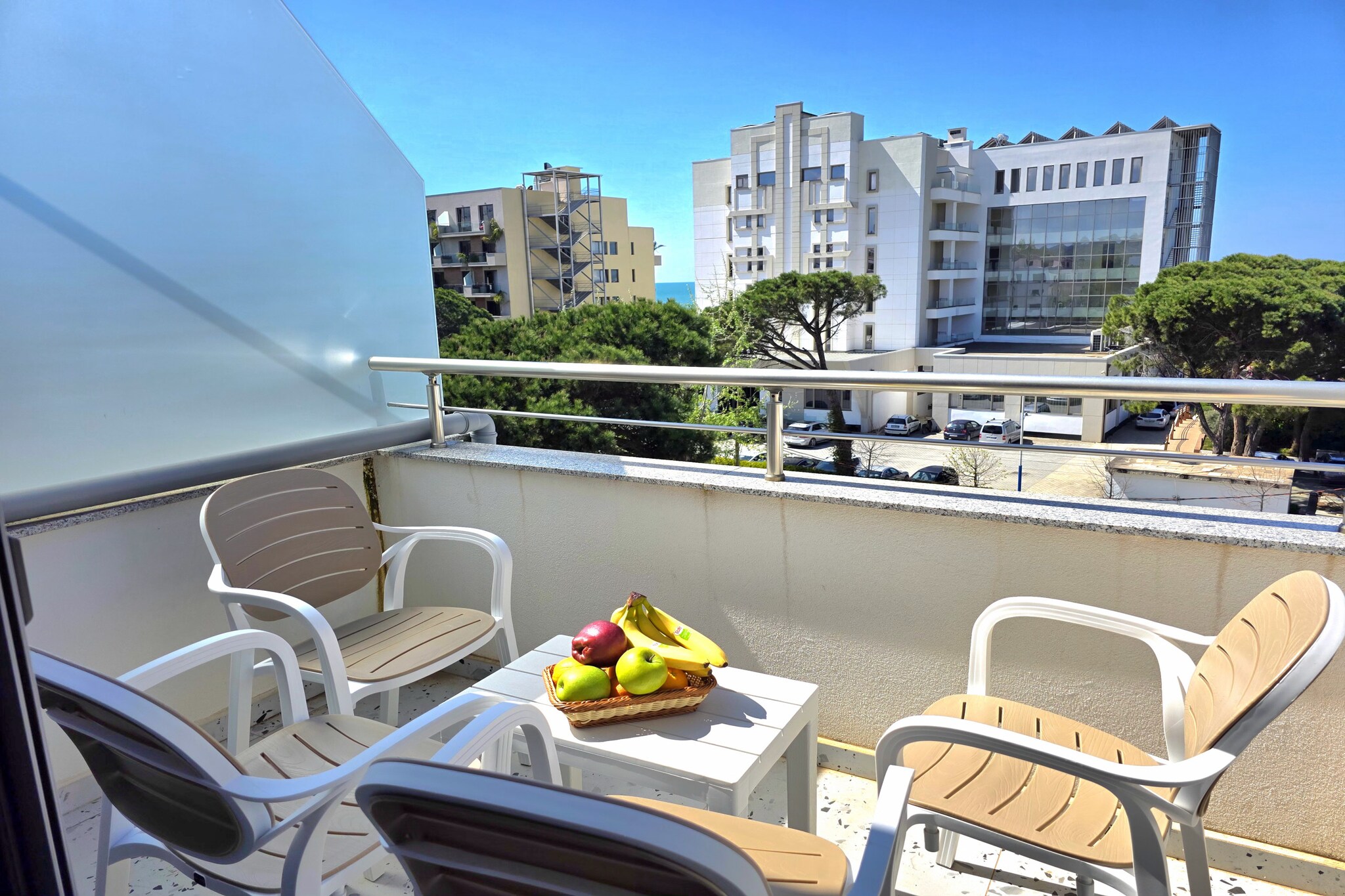 ALD070-GYURI-Terrassenbalkon
