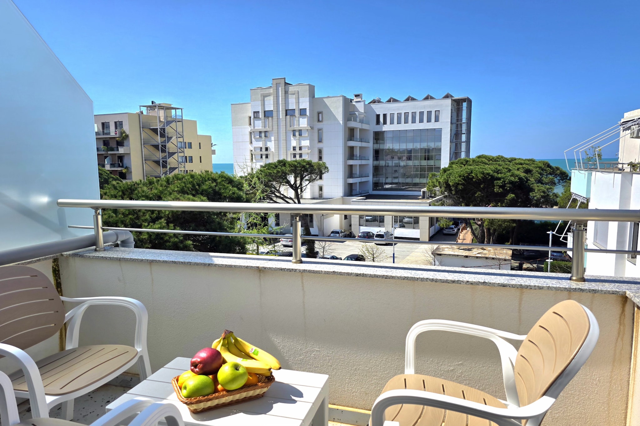 ALD070-GYURI-Terrassenbalkon