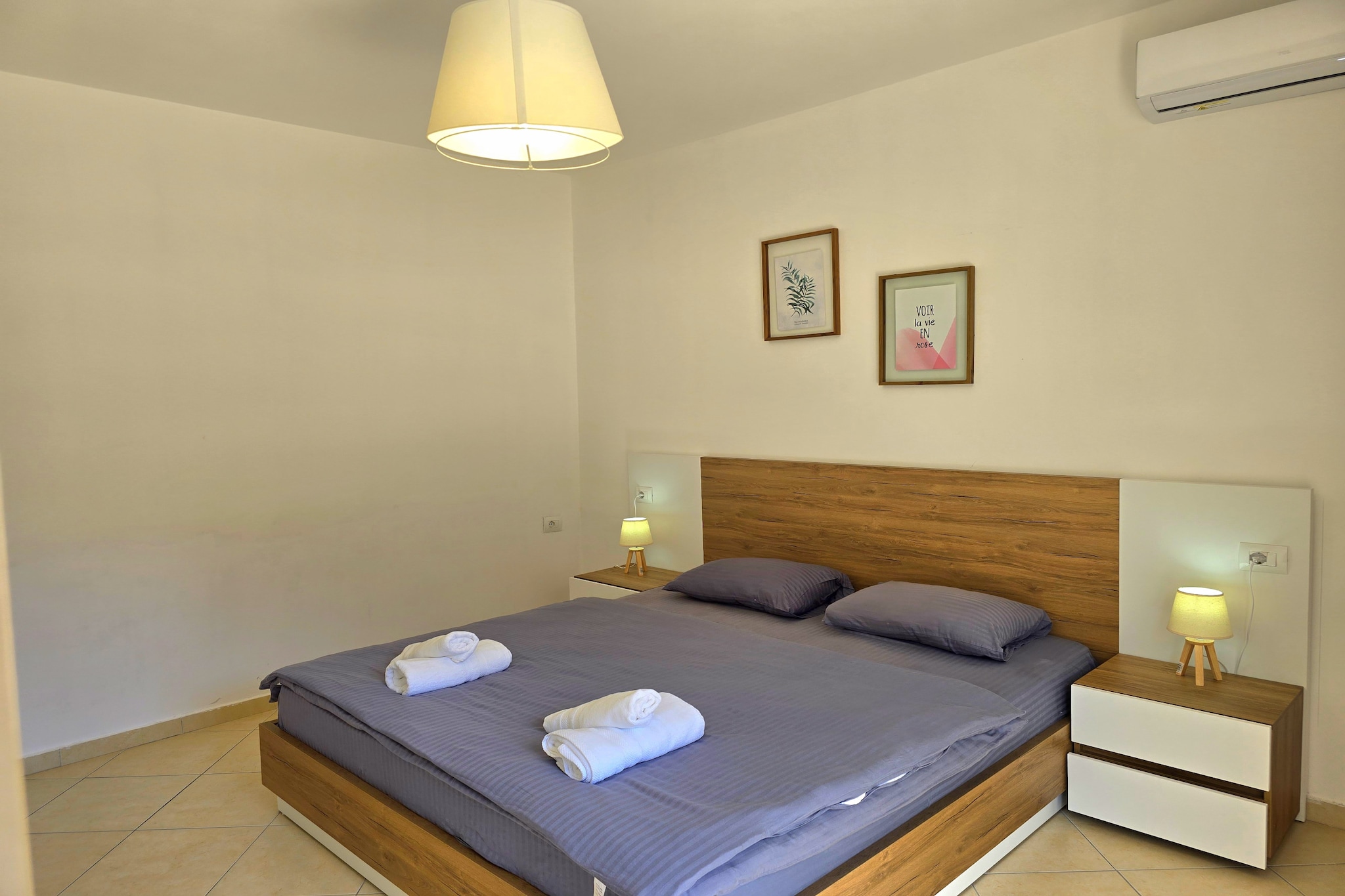 ALD096-Ales Qerret-Schlafzimmer