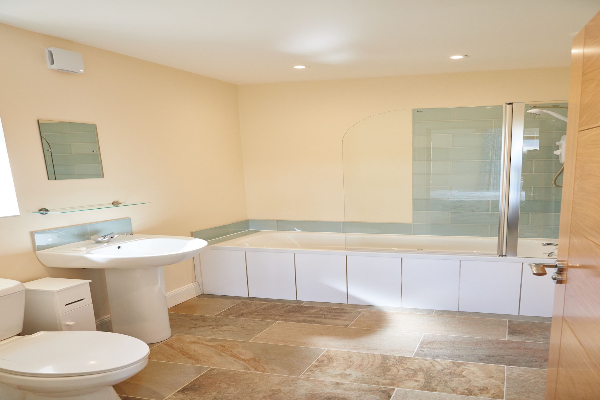 Quail's Nest Cottage-Badkamer
