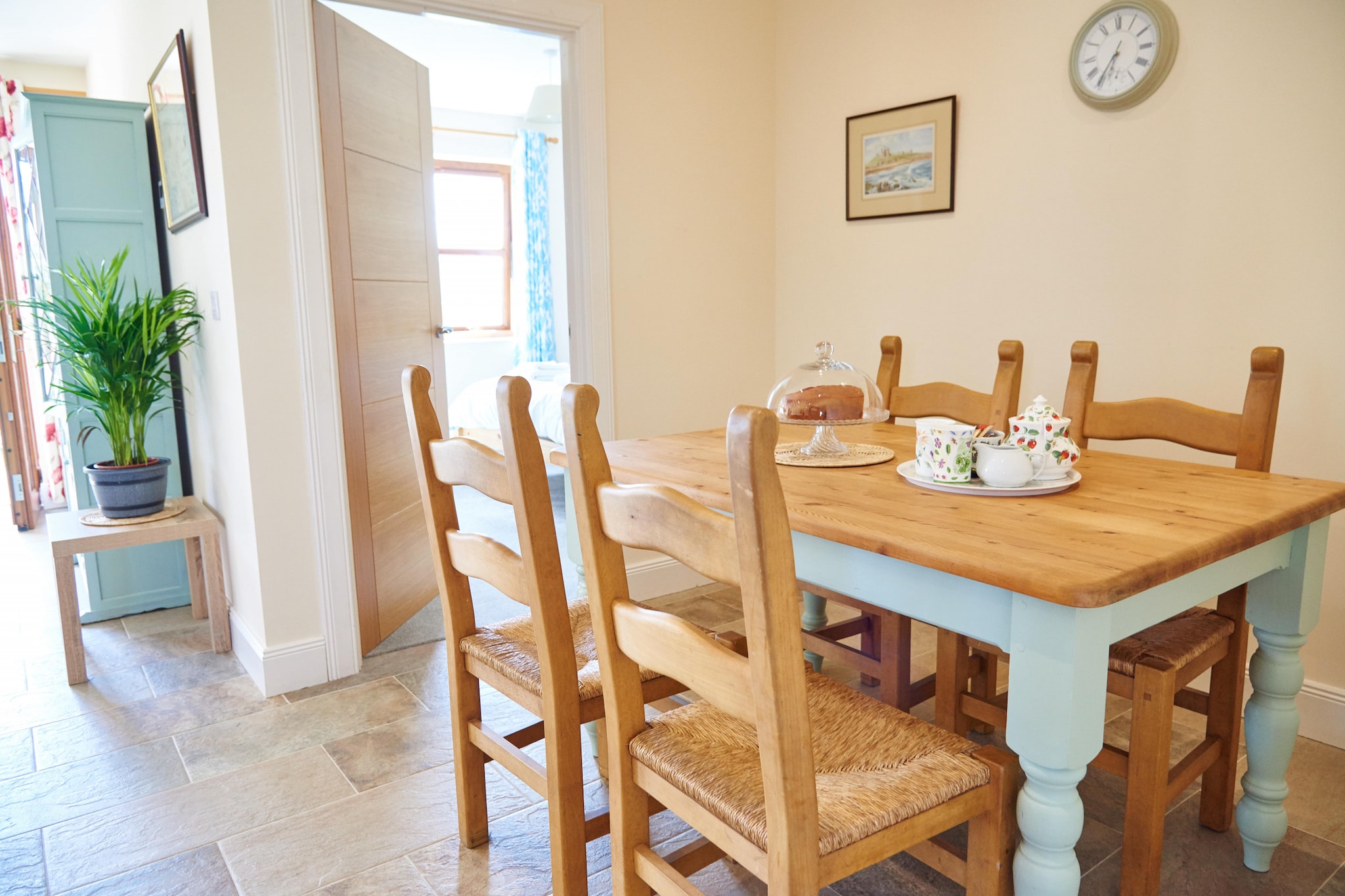 Quail's Nest Cottage-Eetkamer
