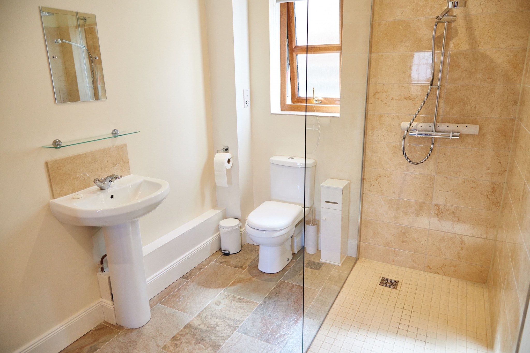 Quail's Nest Cottage-Badkamer
