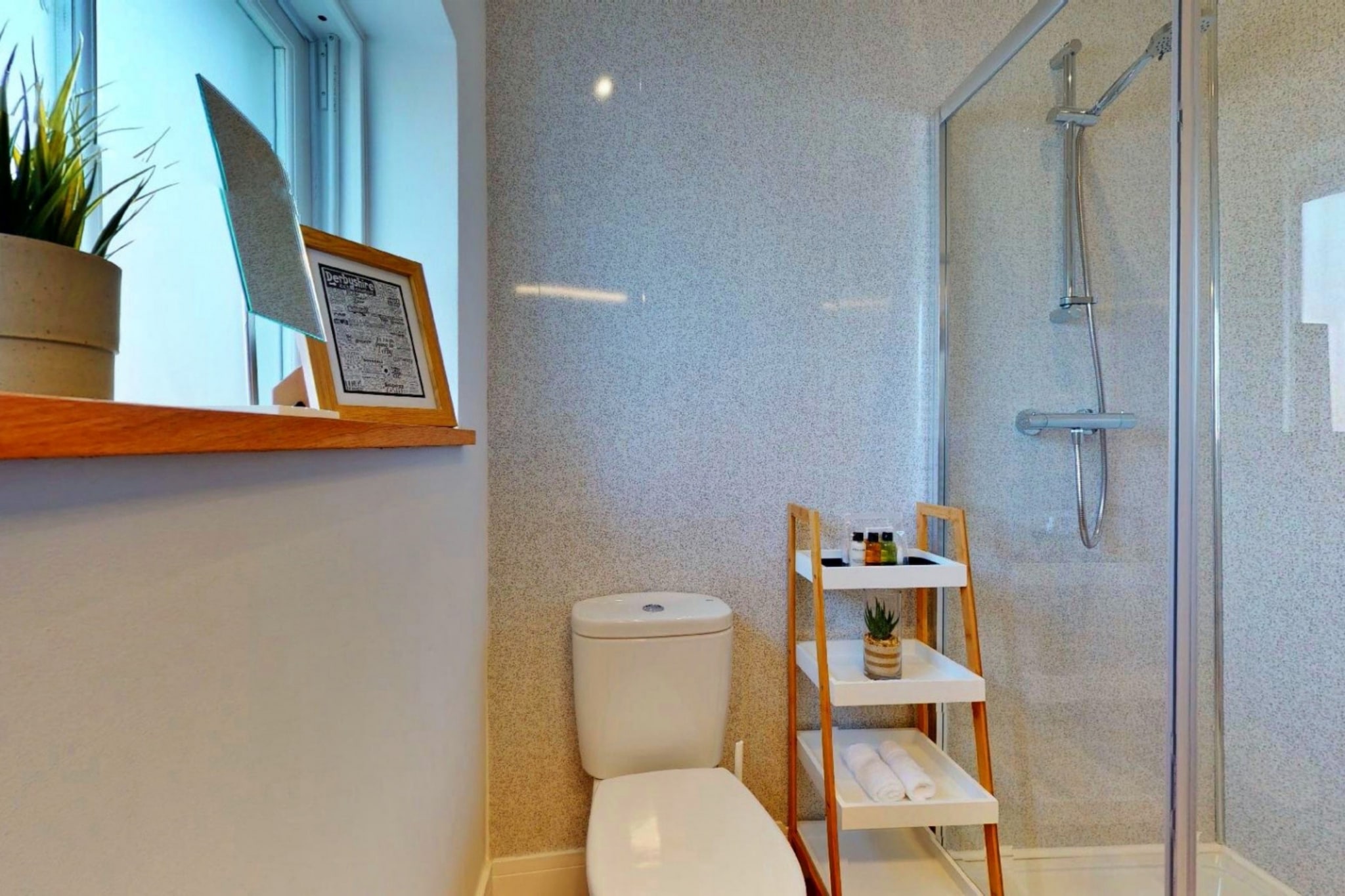 Peak Dale Apartment-Badkamer