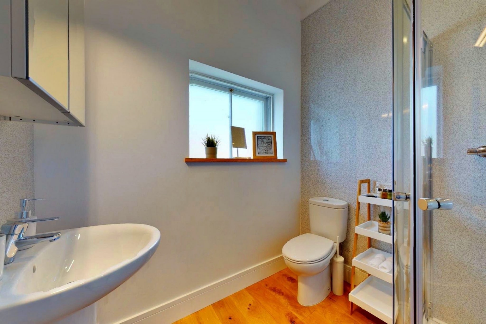 Peak Dale Apartment-Badkamer