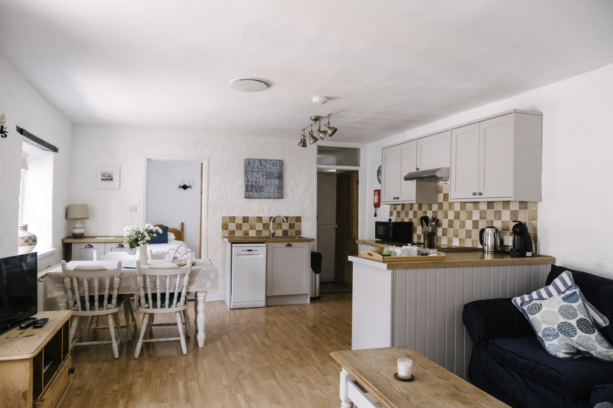 Swallow Cottage-Woonkamer