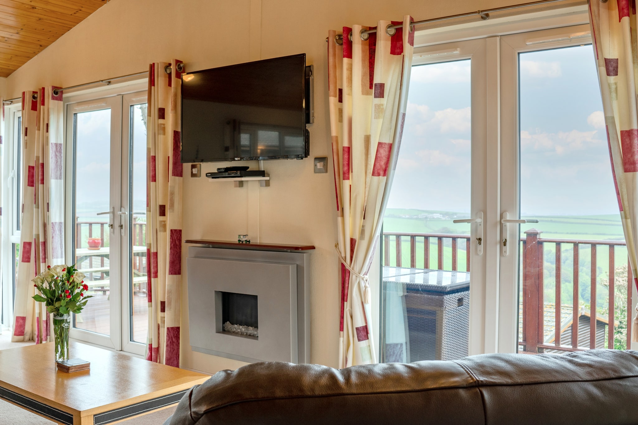 Whitsand Bay Lodge-Woonkamer