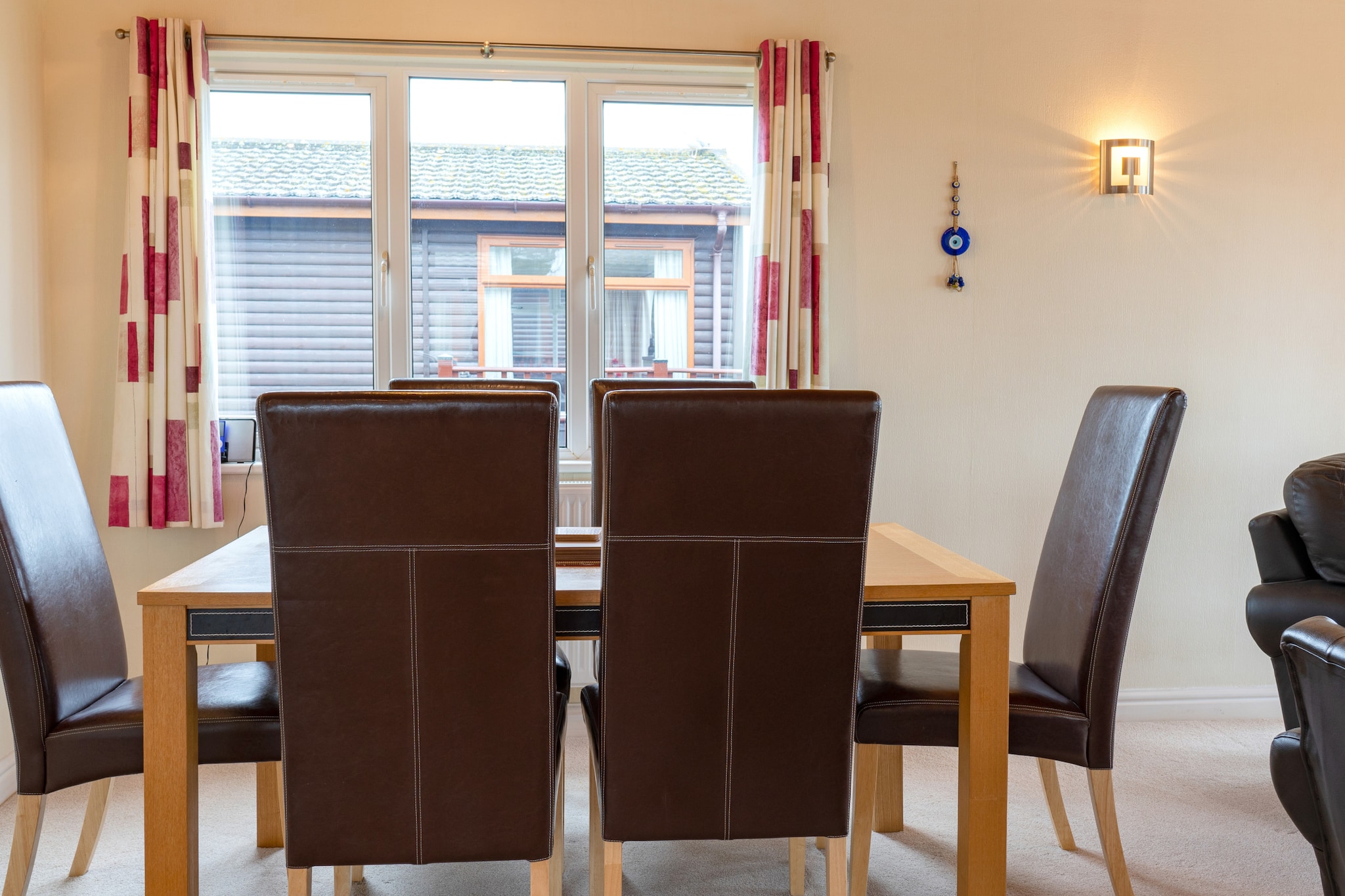 Whitsand Bay Lodge-Woonkamer