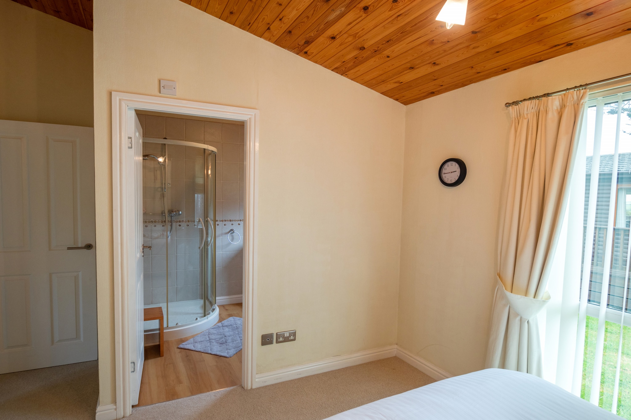 Whitsand Bay Lodge-Slaapkamer
