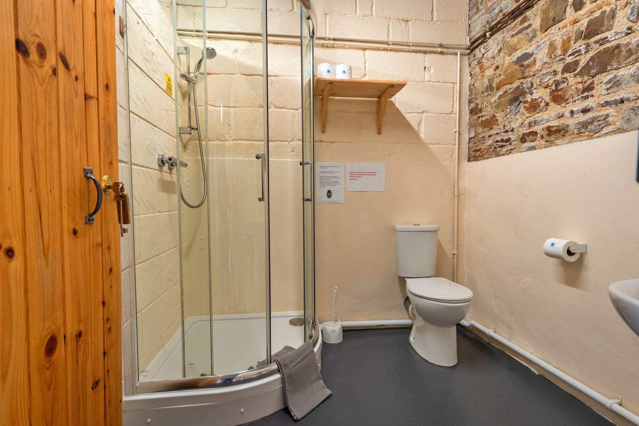 'Exmoor' Wooden Eco-Lodge-Badkamer