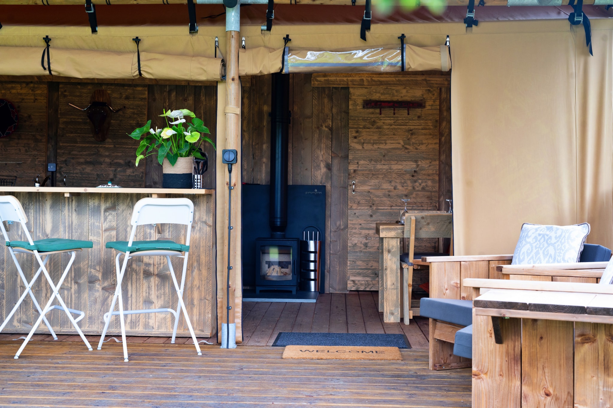 Rusty Lane, Safari Lodge-Hal-ontvangst