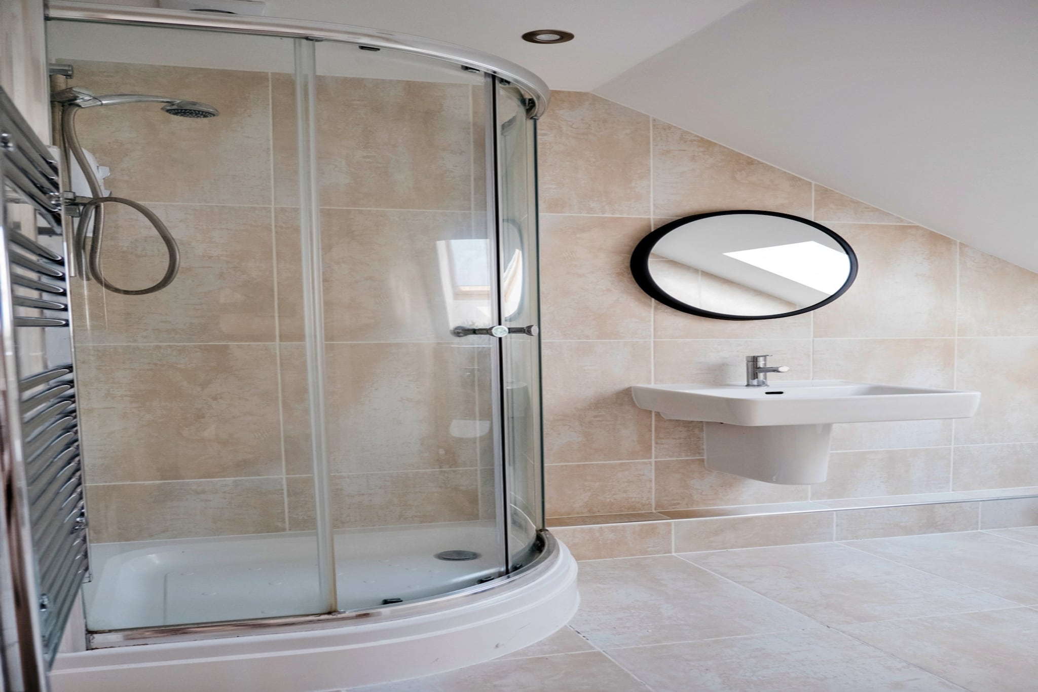 Tolcarne Stay - Luxury Newquay Apartment-Badkamer