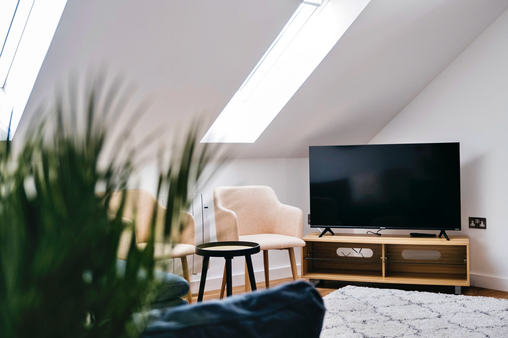 Tolcarne Stay - Luxury Newquay Apartment-Woonkamer