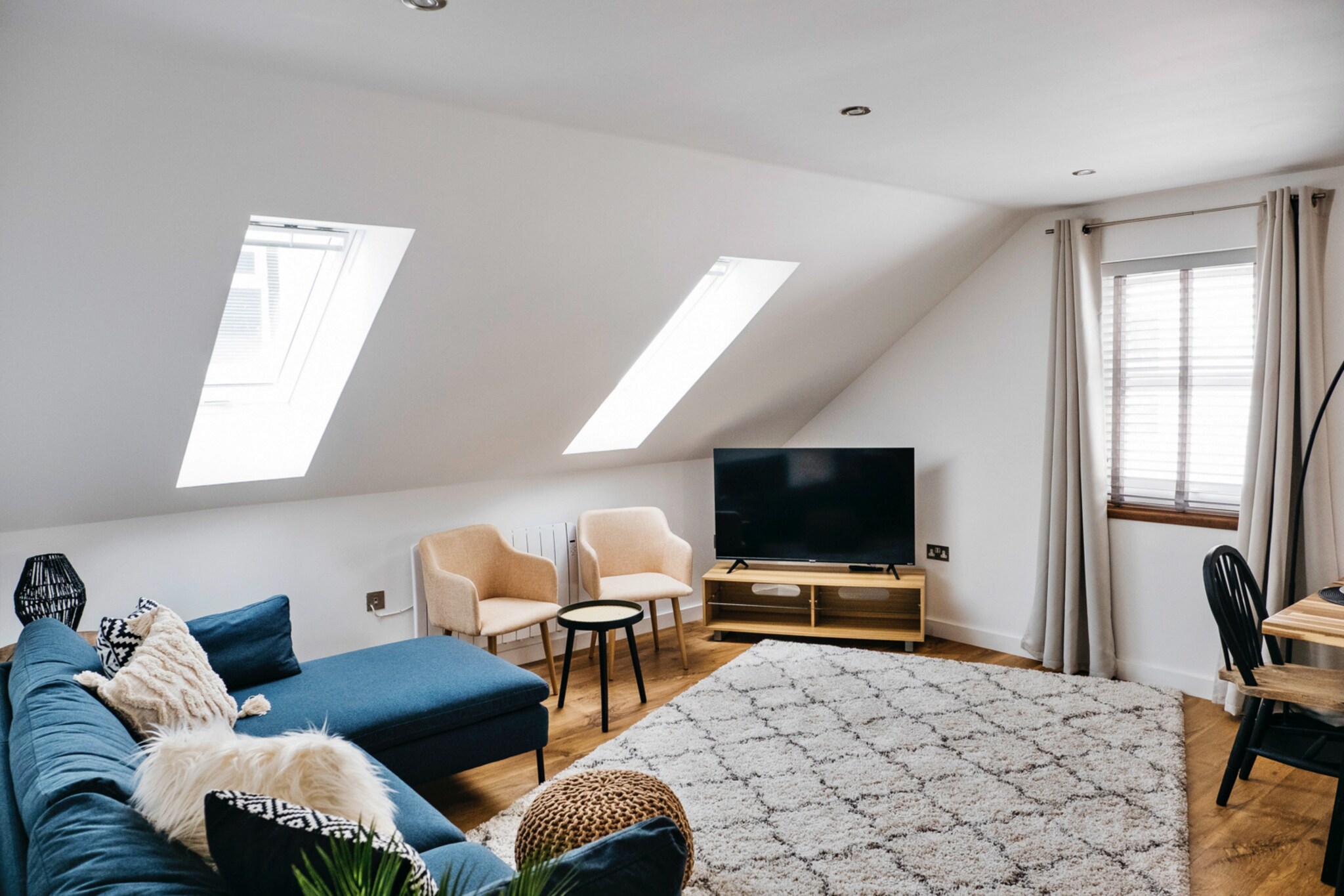 Tolcarne Stay - Luxury Newquay Apartment-Woonkamer