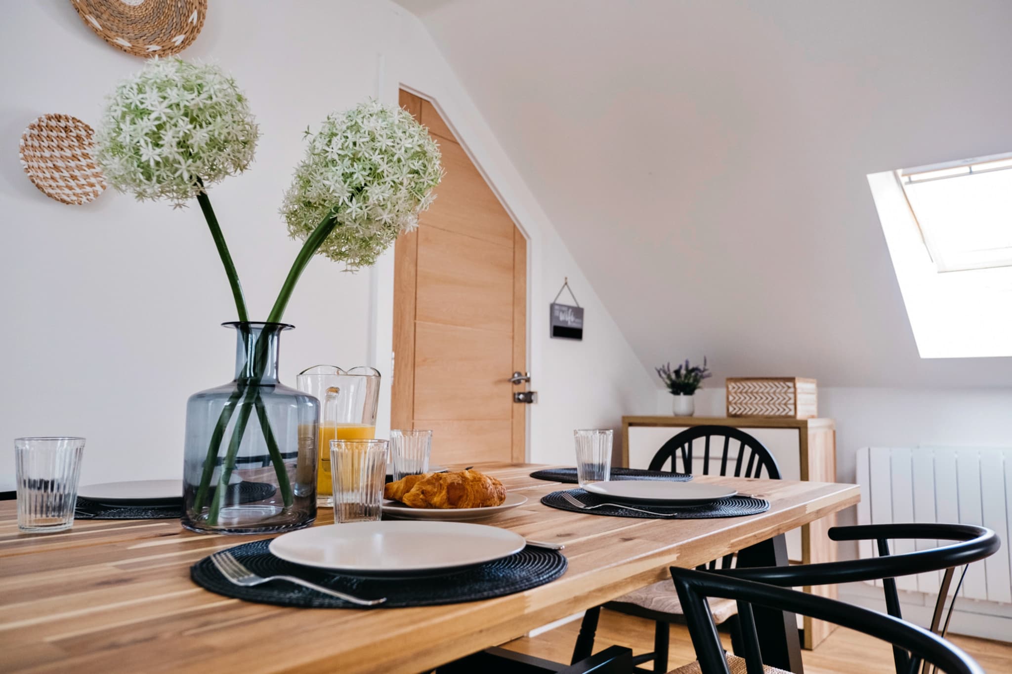 Tolcarne Stay - Luxury Newquay Apartment-Eetkamer