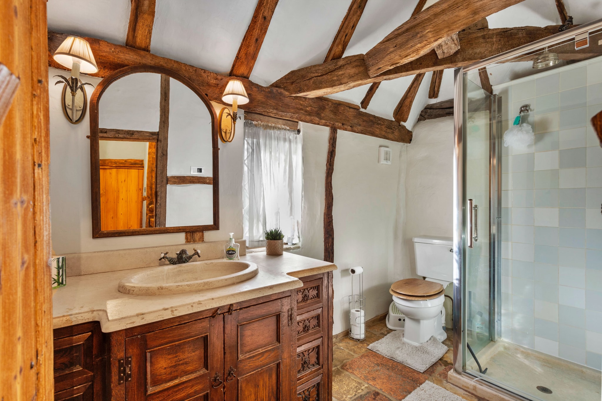 Sandhill Cottage with Hot Tub-Badkamer