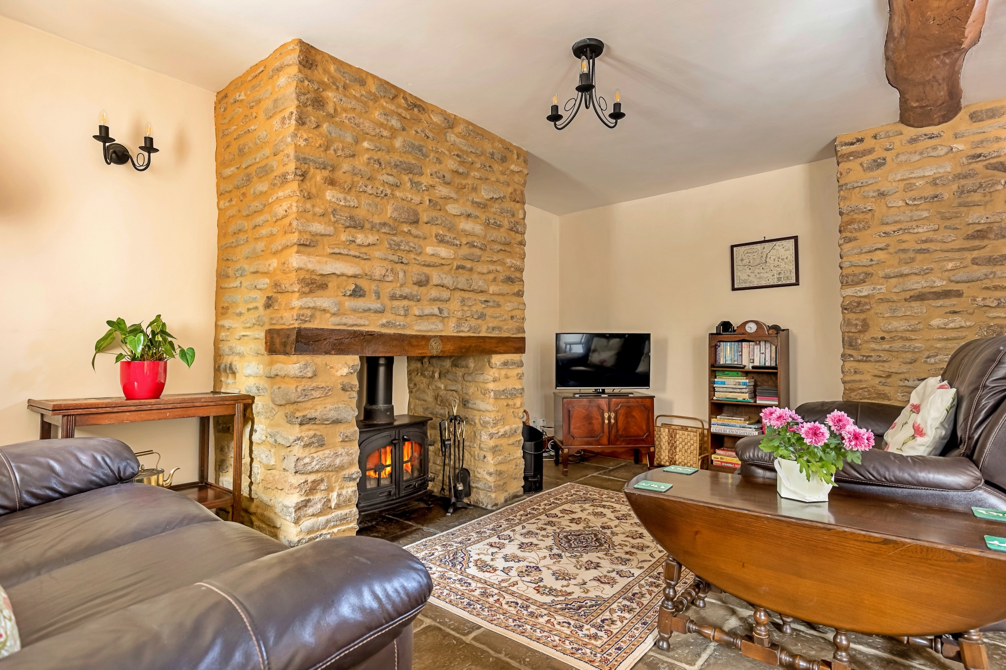 Fives Court Cottage-Woonkamer