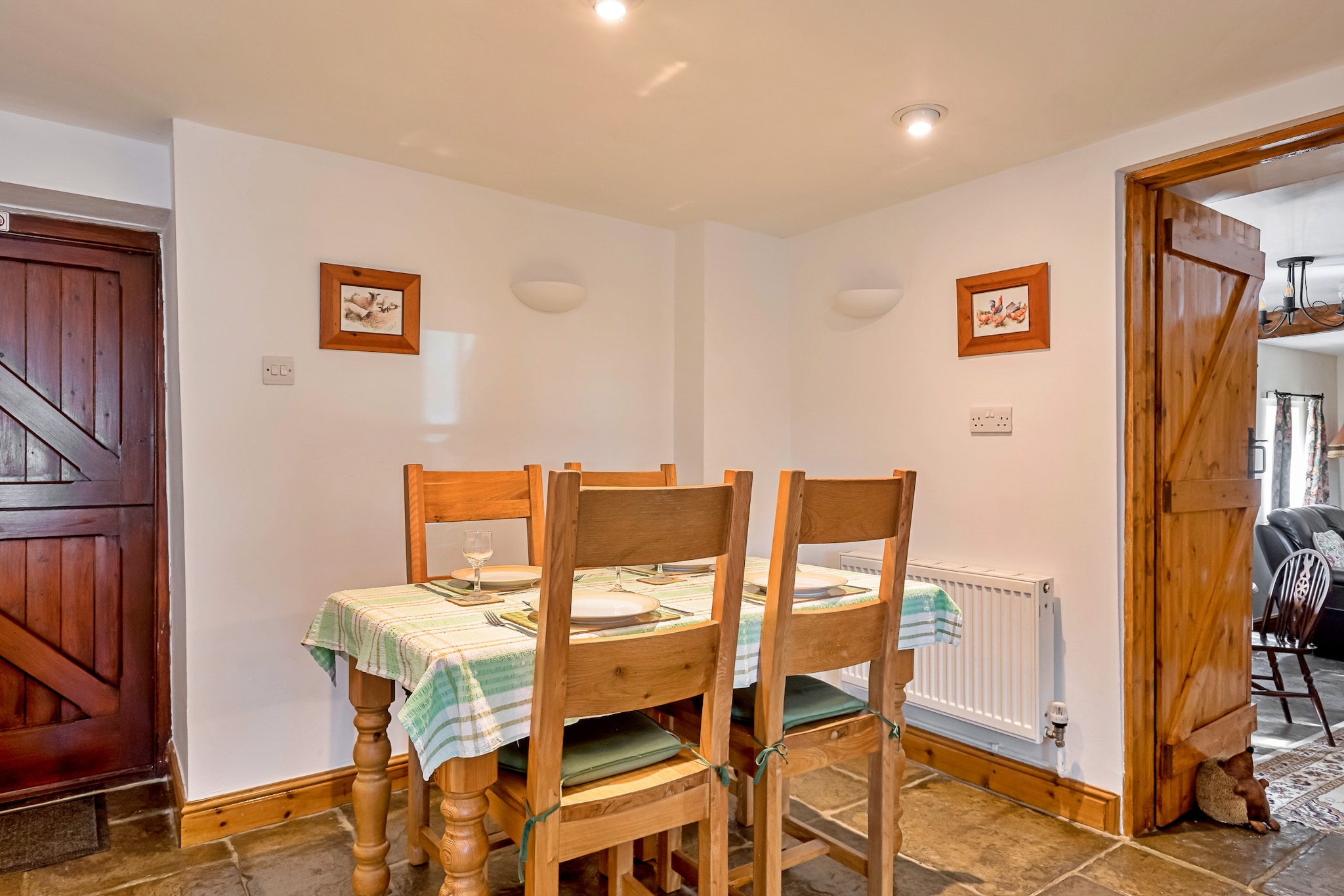 Fives Court Cottage-Eetkamer