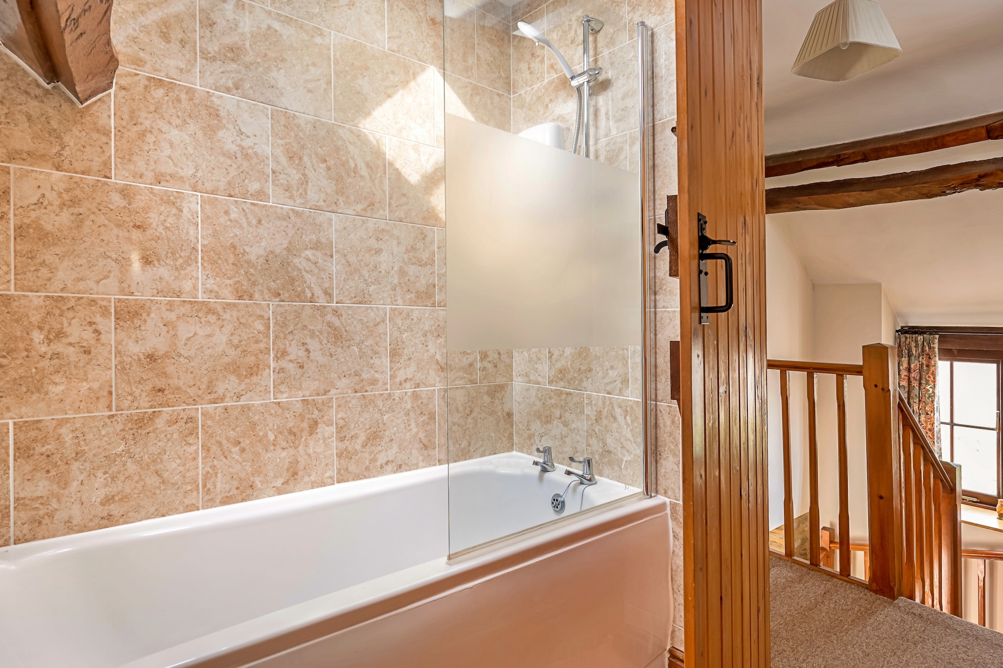 Fives Court Cottage-Badkamer