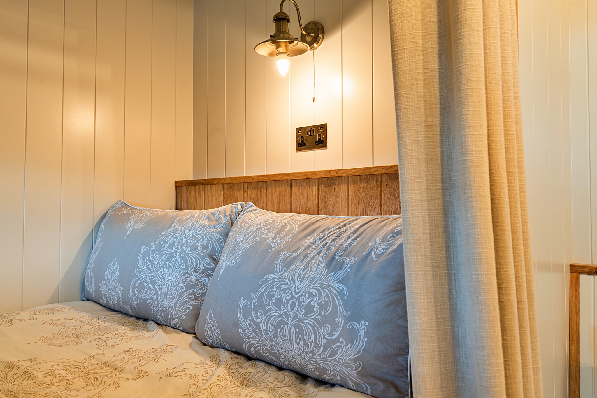 The Shepherd's Hut at Northcombe Farm-Slaapkamer