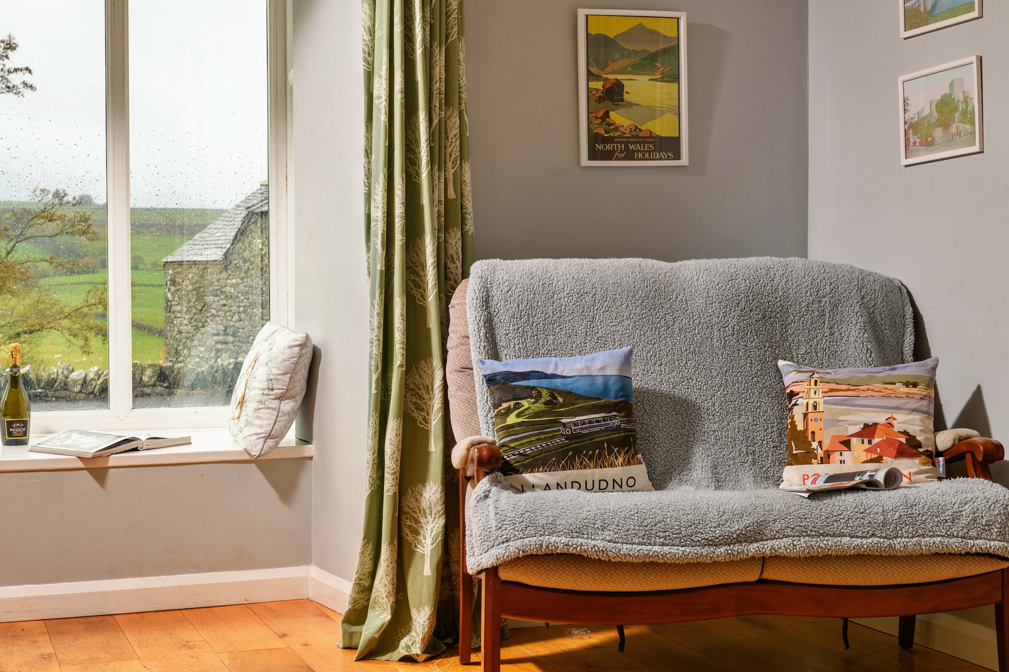 Bodlawen Holiday House - Edge of Snowdonia-Woonkamer