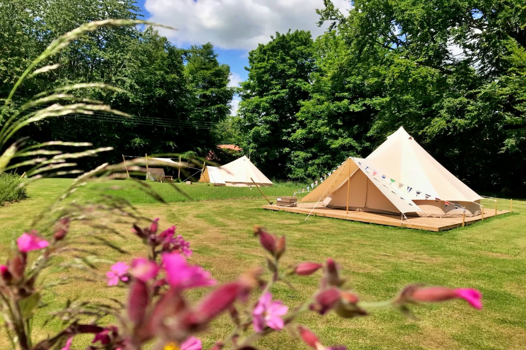 Lilypad Bell Tent-Buitenlucht