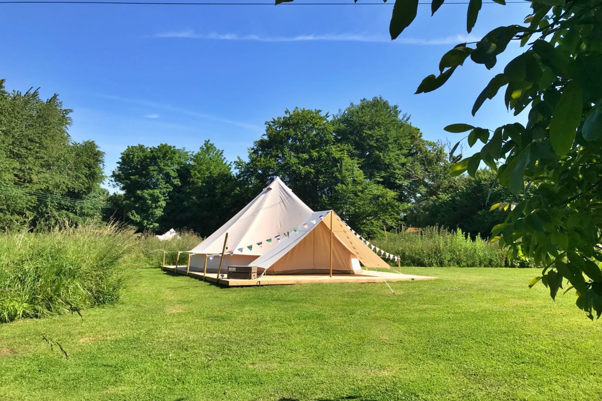 Lilypad Bell Tent-Buitenlucht