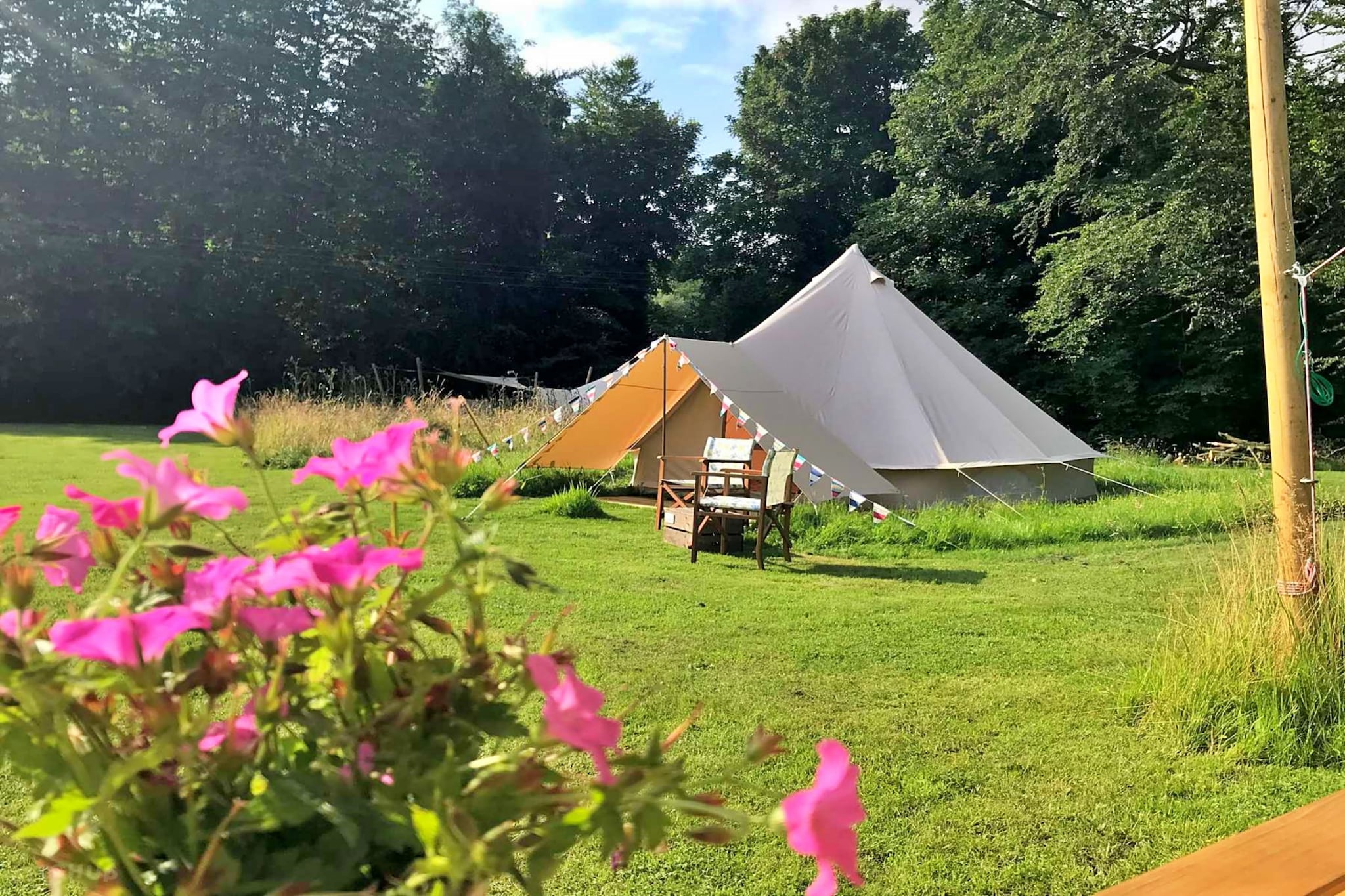 Meadow Glamping Tents-Buitenlucht