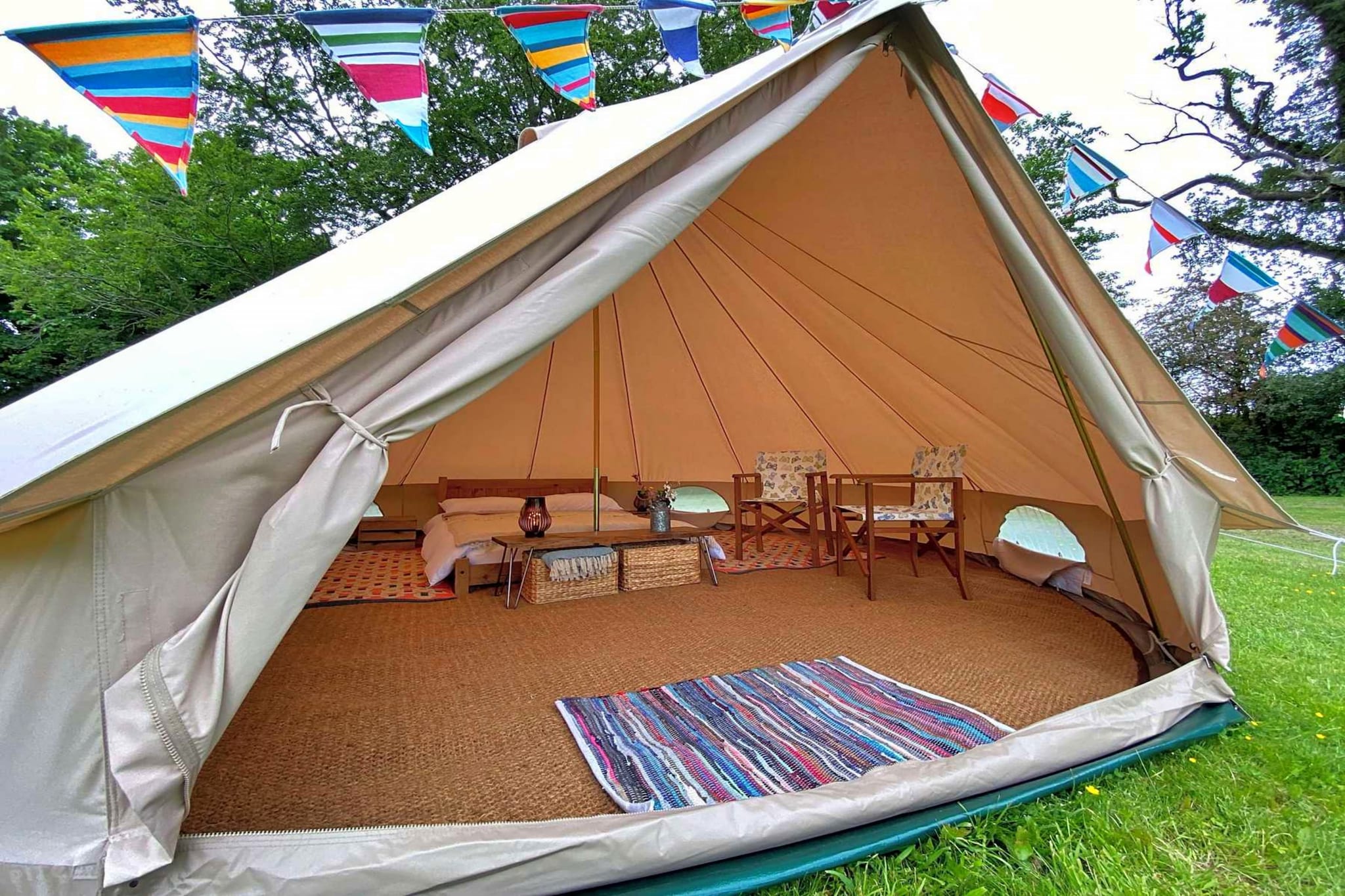 Meadow Glamping Tents-Woonkamer