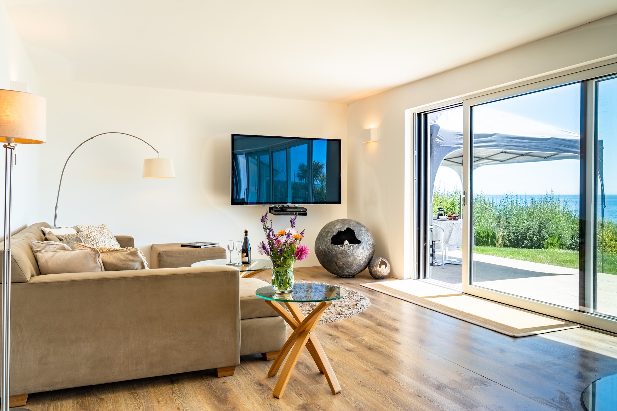 Avalon Sea Views-Woonkamer
