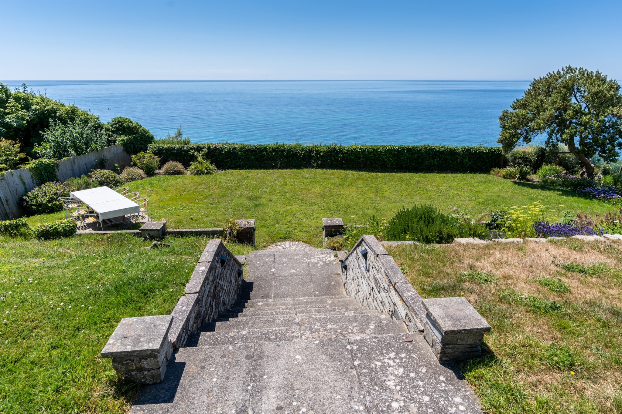 Avalon Sea Views-Tuinen zomer