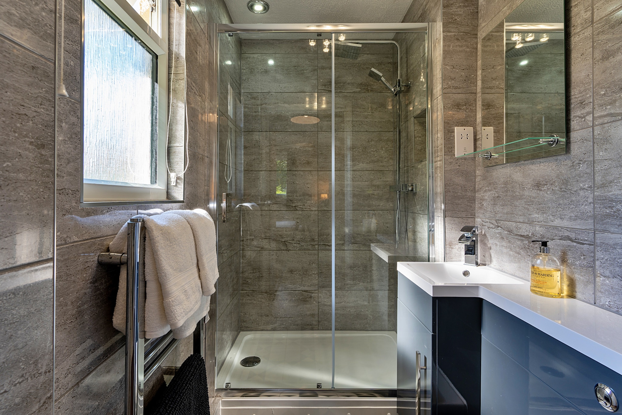 The Annexe at Rosebud Cottage-Badkamer