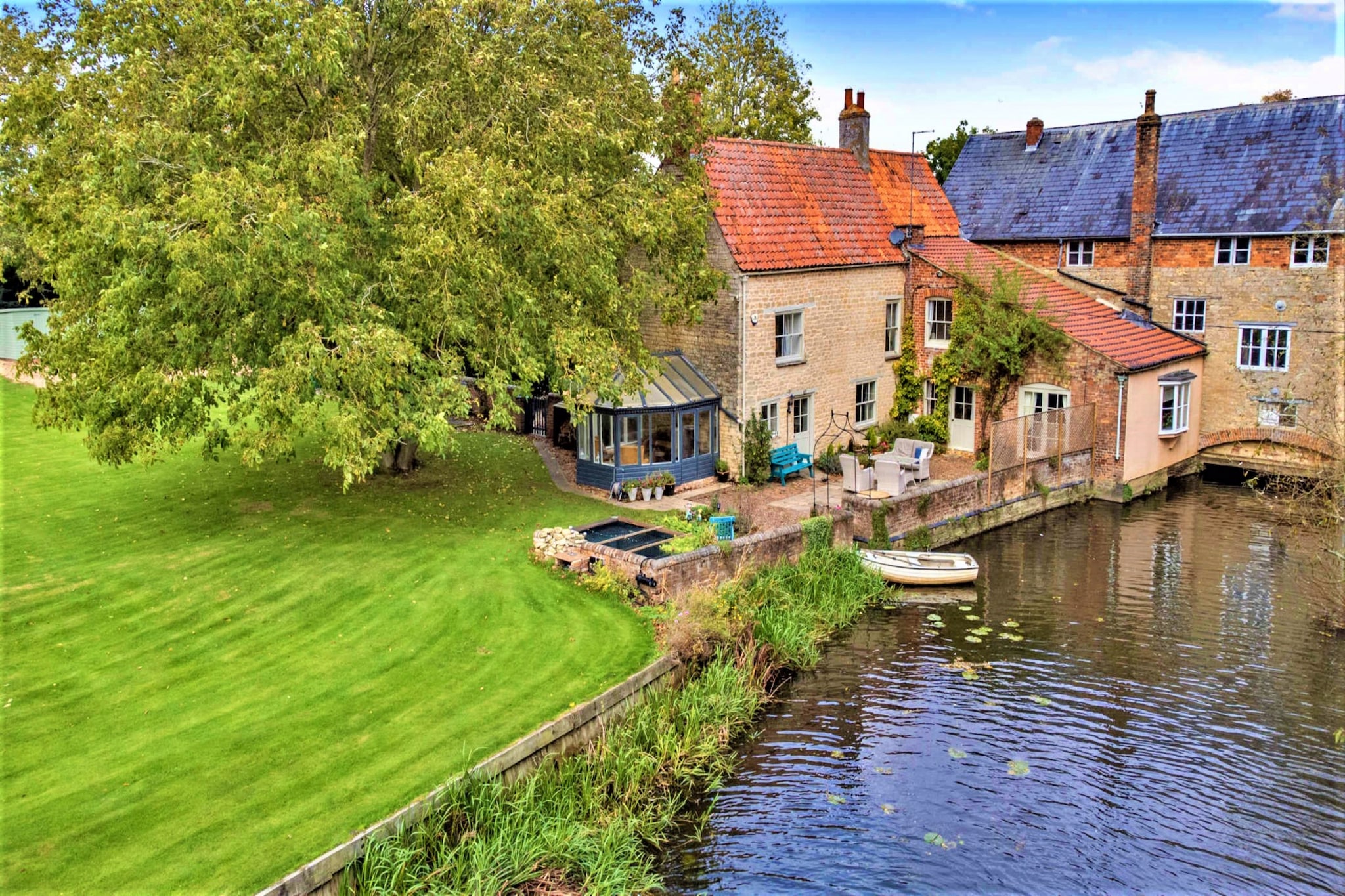 Islip Mill House - Beautiful Riverside Home-Buitenlucht