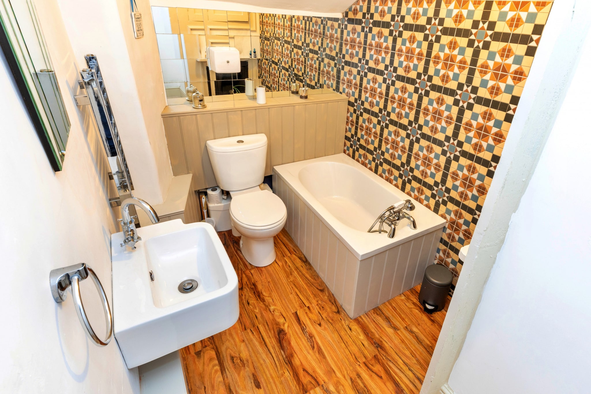 Islip Mill House - Beautiful Riverside Home-Badkamer
