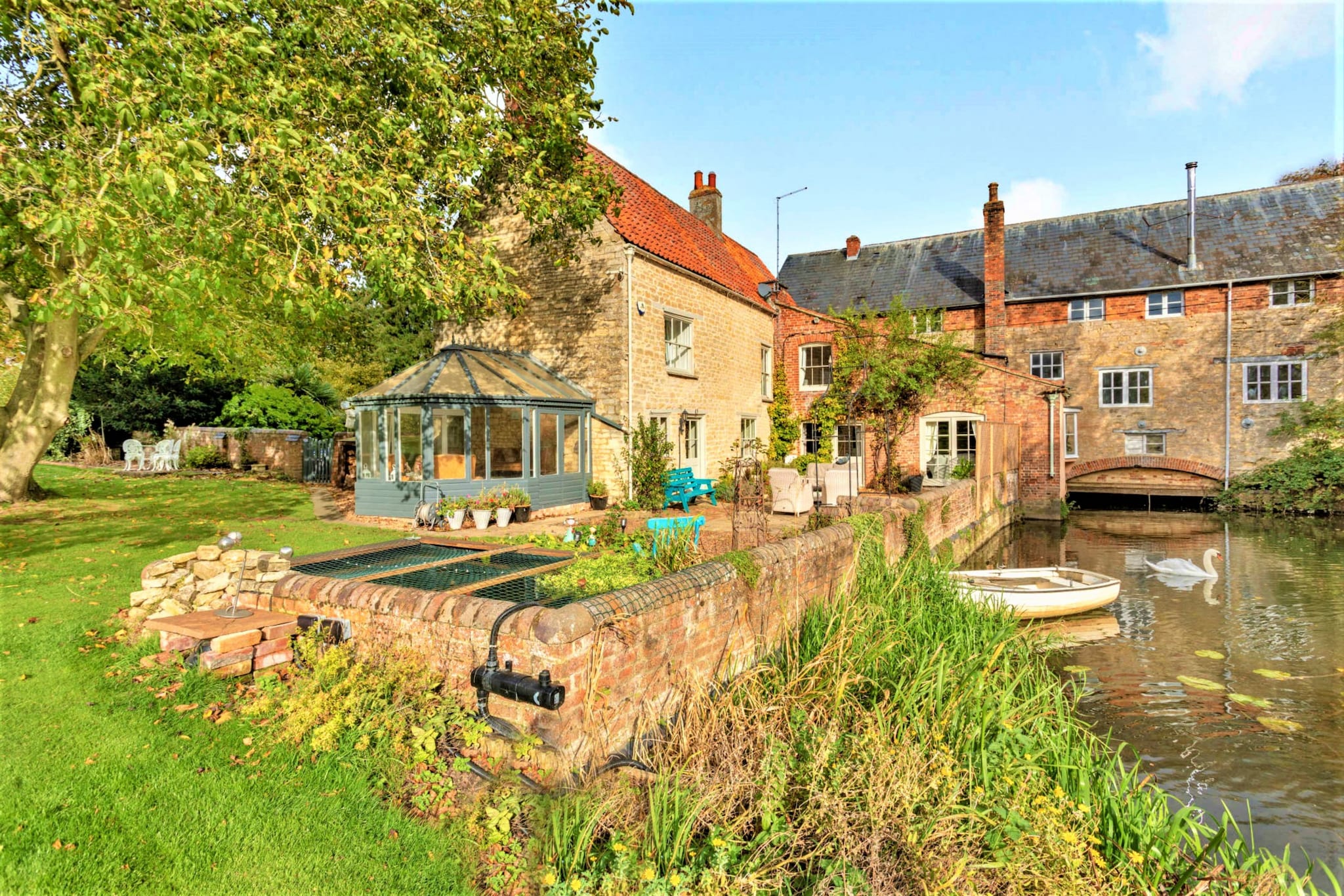 Islip Mill House - Beautiful Riverside Home-Buitenlucht