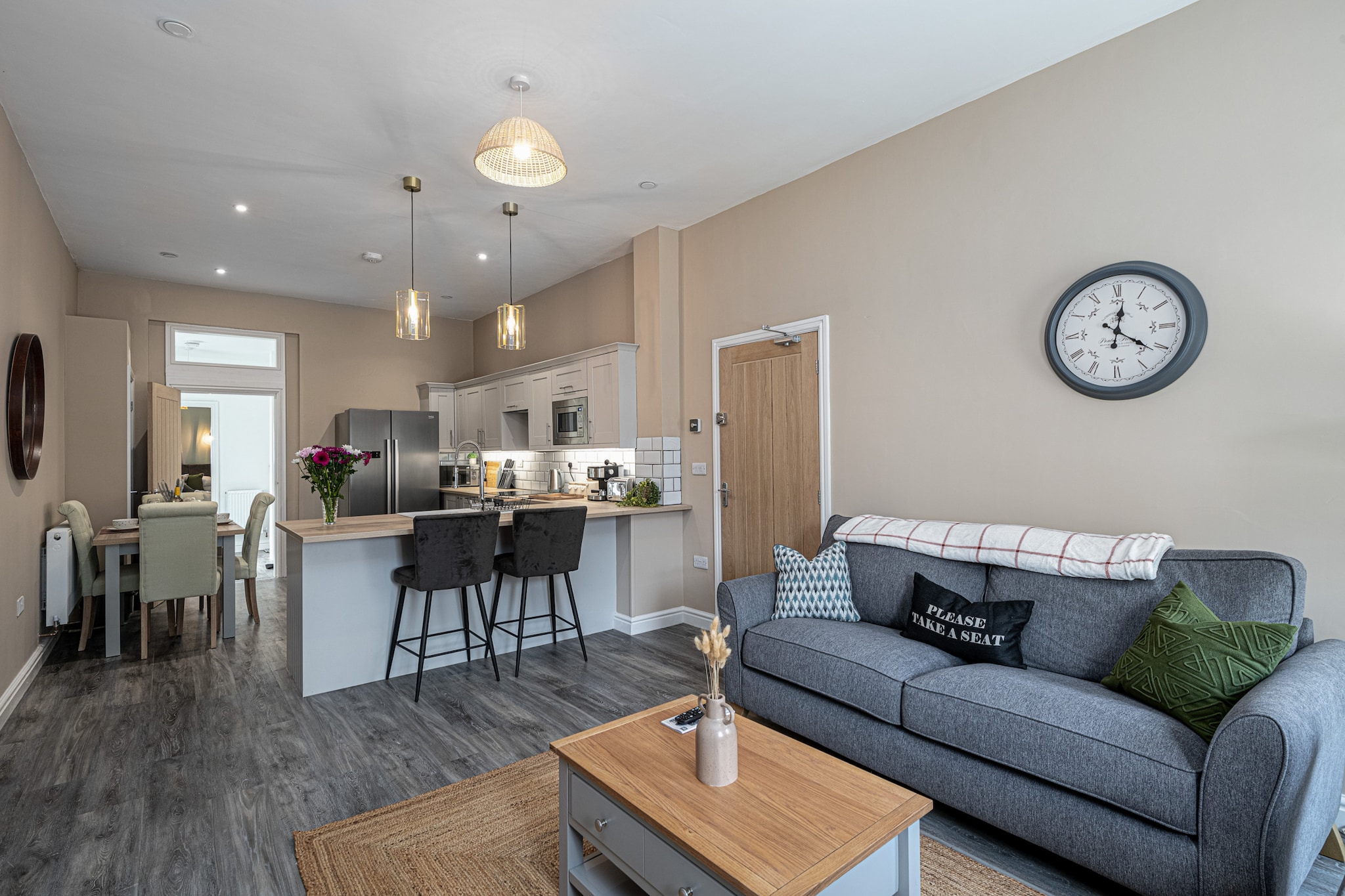 Peace Retreats Apartment - Pwllheli-Woonkamer