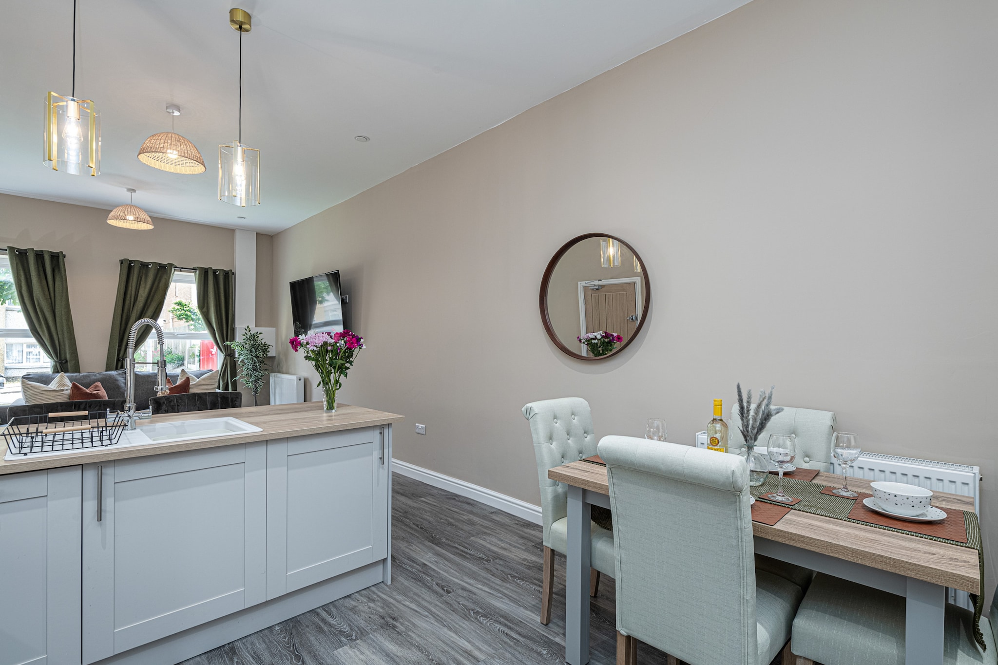 Peace Retreats Apartment - Pwllheli-Eetkamer