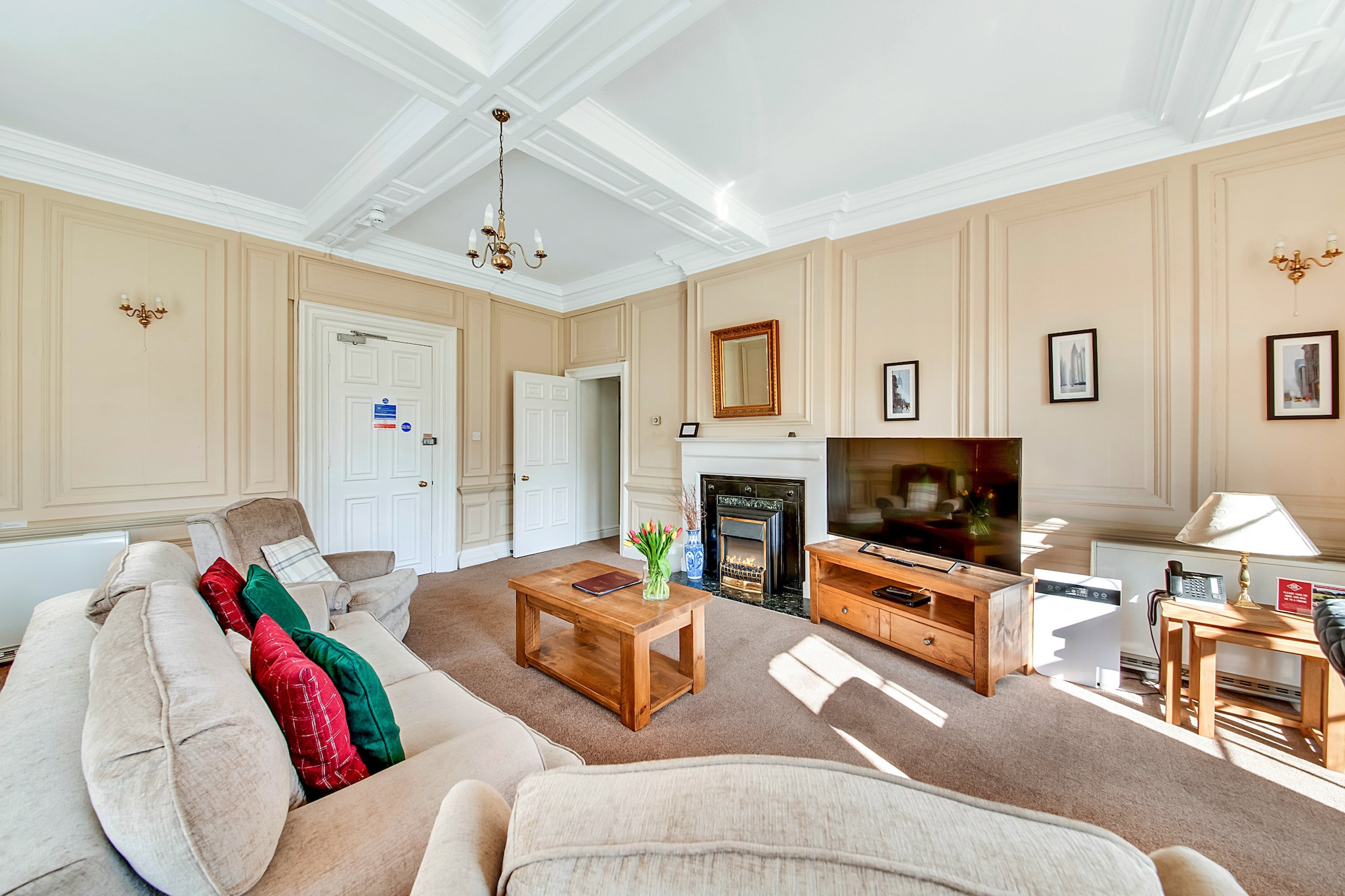 Mowbray Hall Apt-Woonkamer